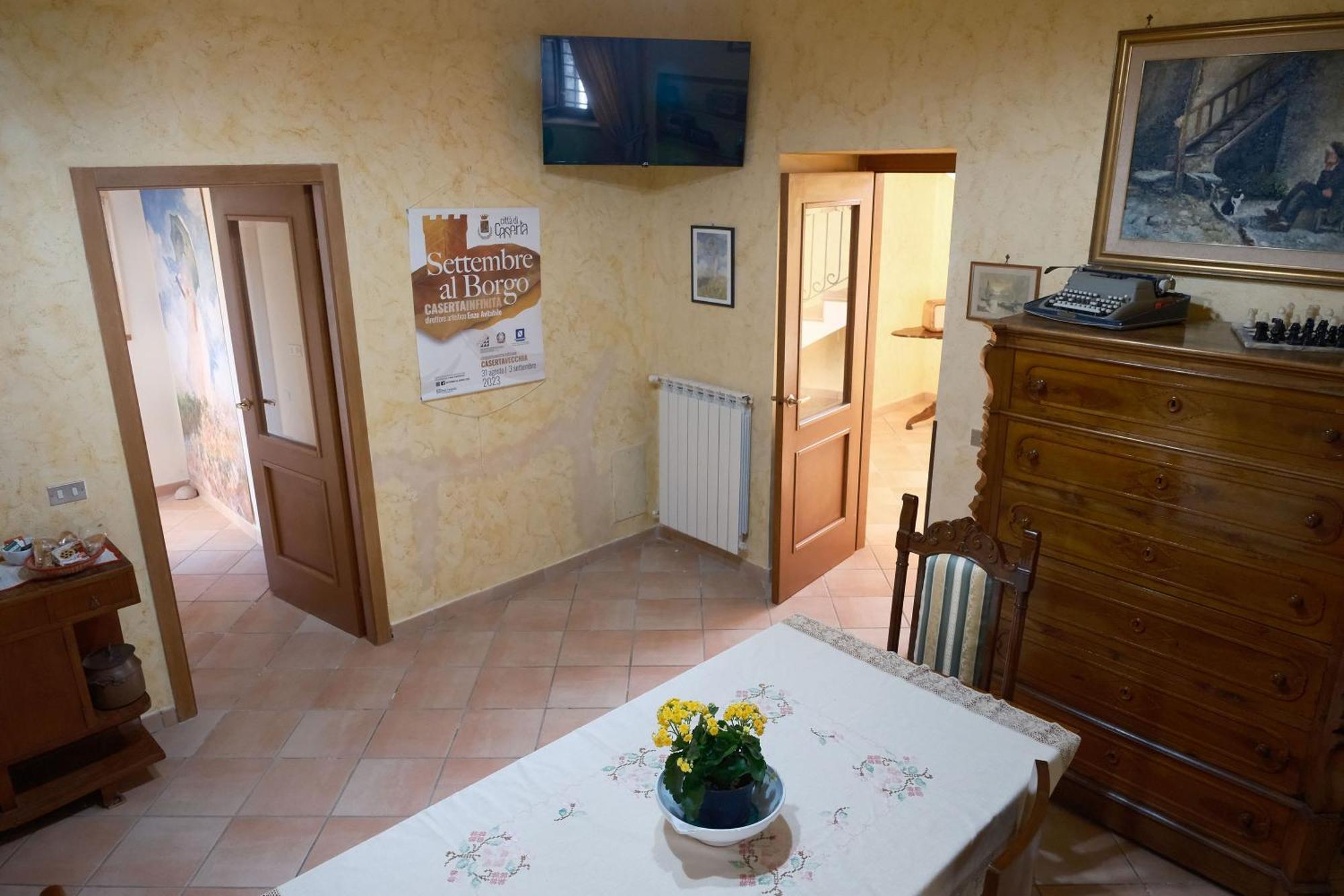 Conte Spencer Bed & Breakfast Caserta Vecchia Eksteriør bilde