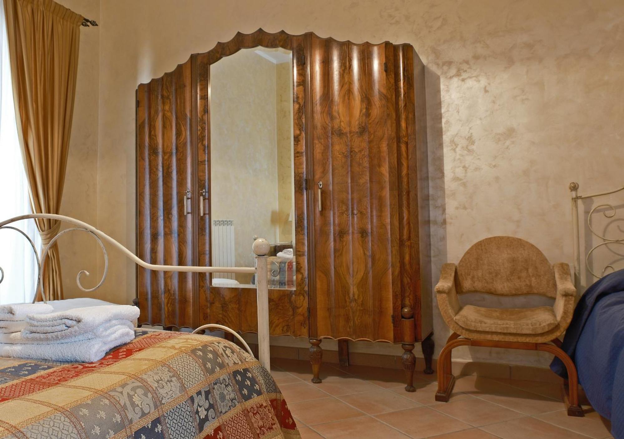 Conte Spencer Bed & Breakfast Caserta Vecchia Eksteriør bilde