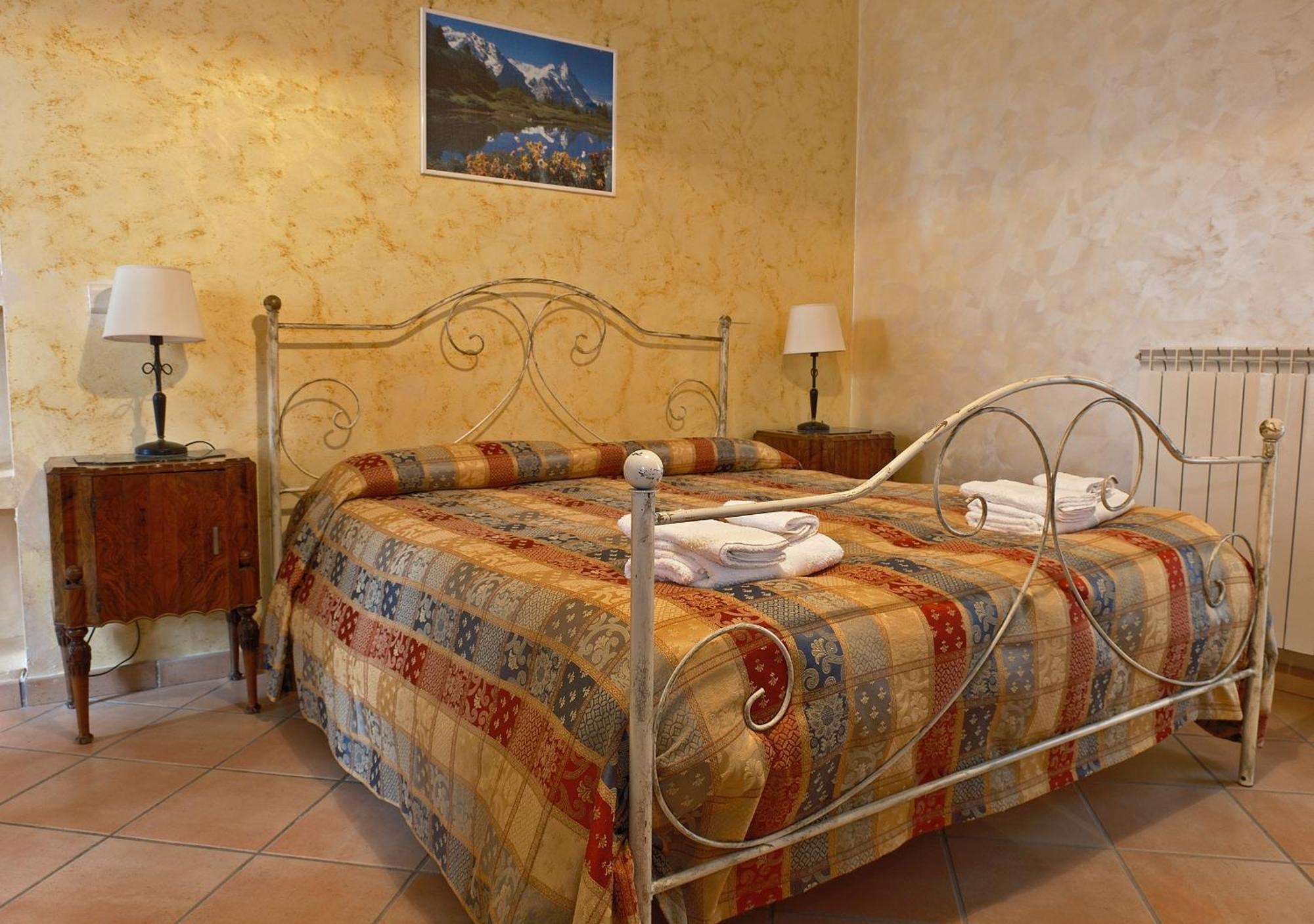 Conte Spencer Bed & Breakfast Caserta Vecchia Eksteriør bilde